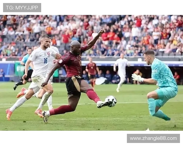 卢卡库重返巅峰之路:从低谷到辉煌的传奇故事与未来展望